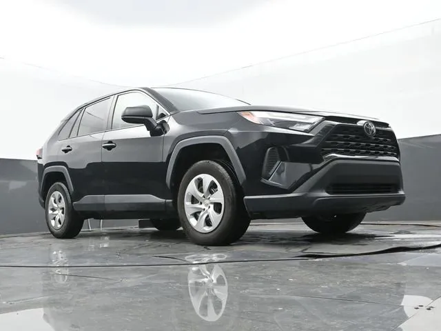 2023 Toyota RAV4 LE thumbnail 9