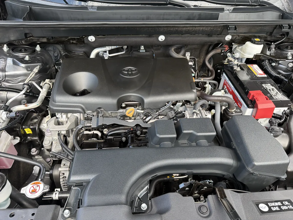 2023 Toyota RAV4 XLE thumbnail 21