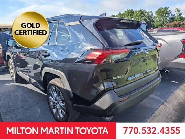 2023 Toyota RAV4 XLE Premium thumbnail 4