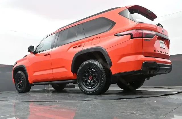 2023 Toyota Sequoia TRD Pro thumbnail 29