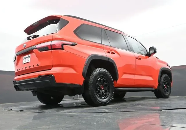 2023 Toyota Sequoia TRD Pro thumbnail 30