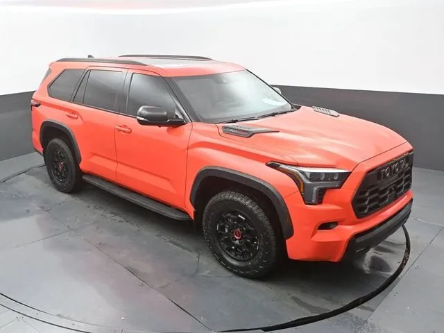 2023 Toyota Sequoia TRD Pro thumbnail 32