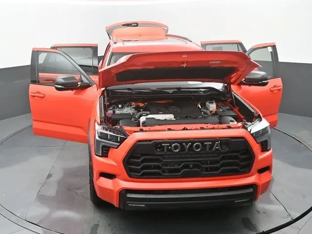 2023 Toyota Sequoia TRD Pro thumbnail 38