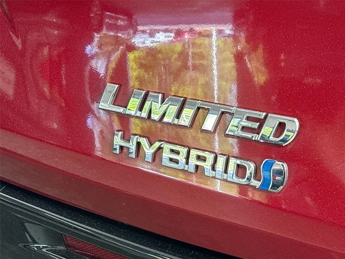 2023 Toyota Sienna Limited 7-Passenger thumbnail 15
