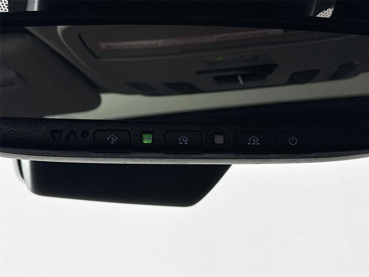 2023 Toyota Sienna Limited 7-Passenger thumbnail 23