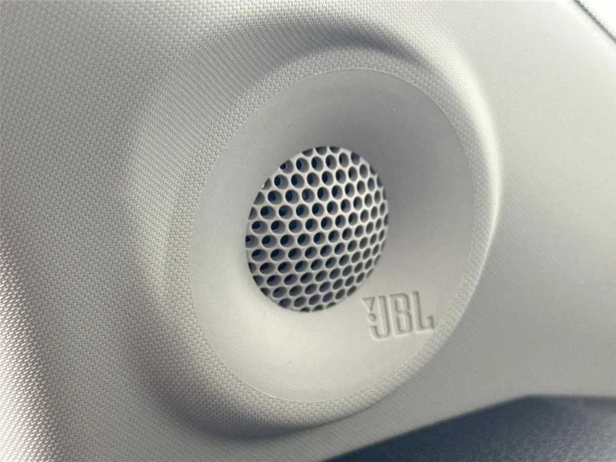 2023 Toyota Sienna Limited 7-Passenger thumbnail 33