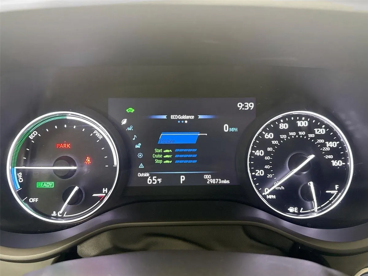 2023 Toyota Sienna Limited thumbnail 21