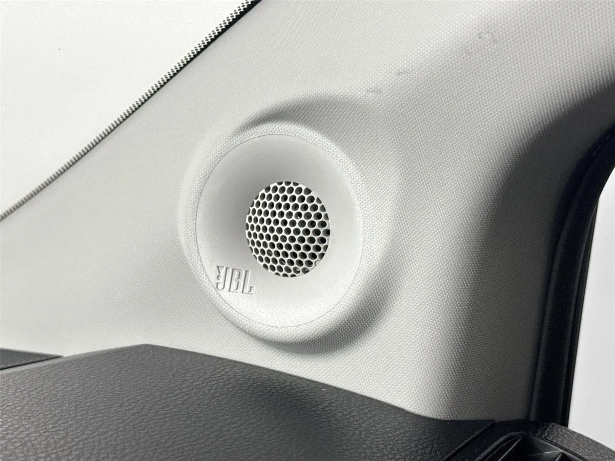 2023 Toyota Sienna Limited thumbnail 30