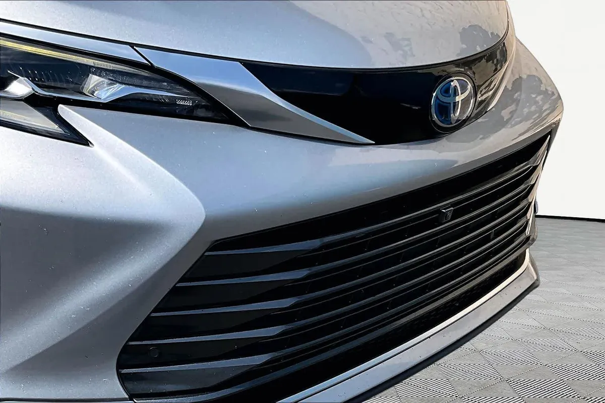 2023 Toyota Sienna Platinum thumbnail 30