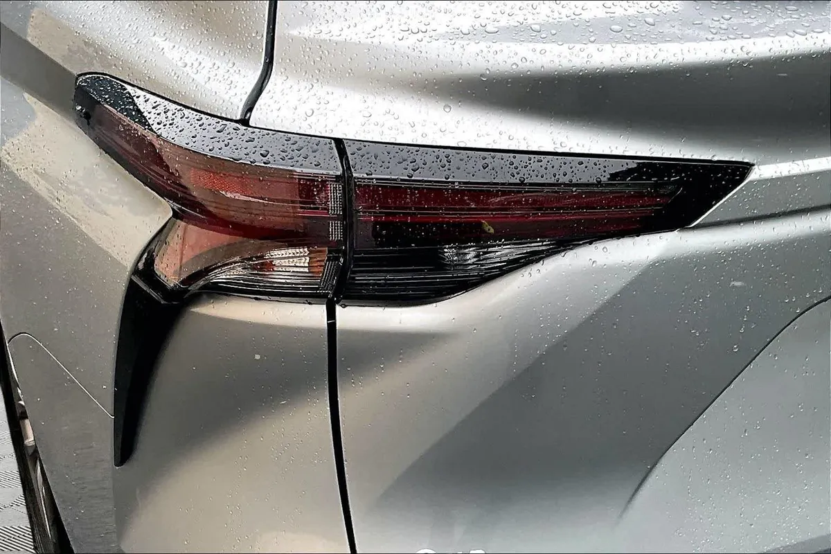 2023 Toyota Sienna XLE thumbnail 29