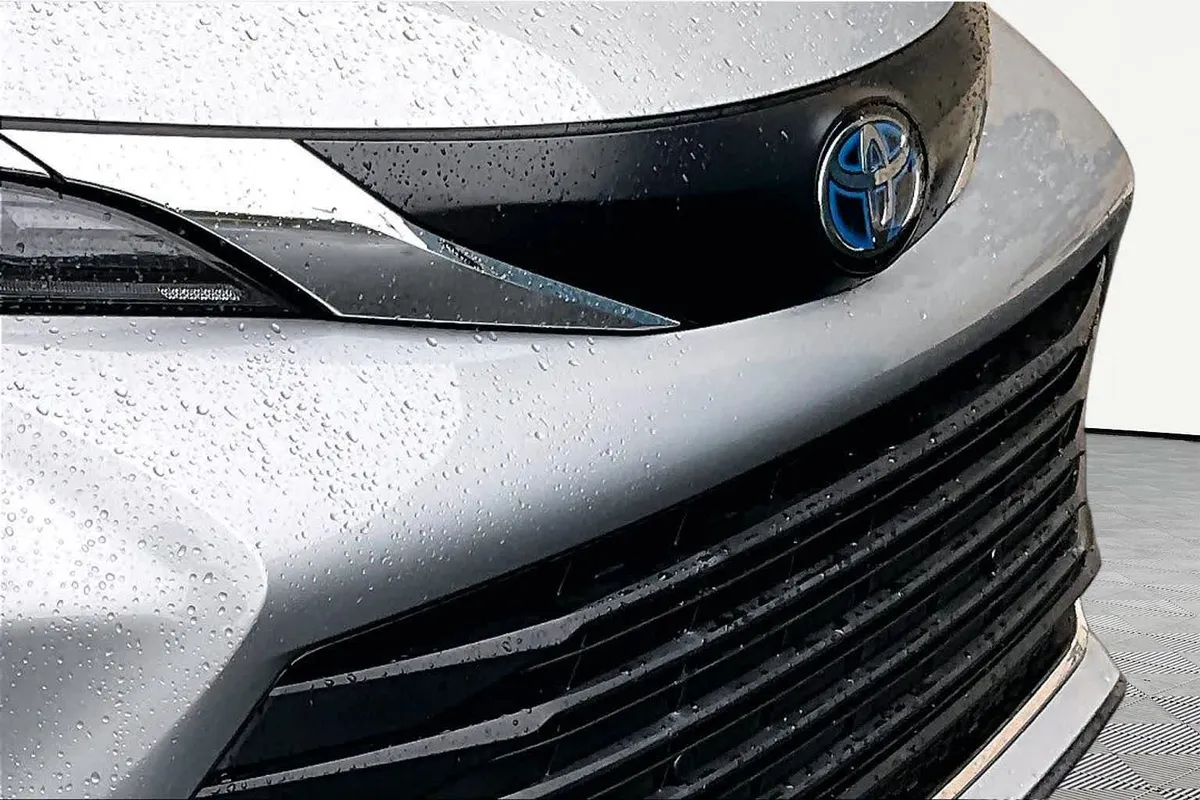 2023 Toyota Sienna XLE thumbnail 30