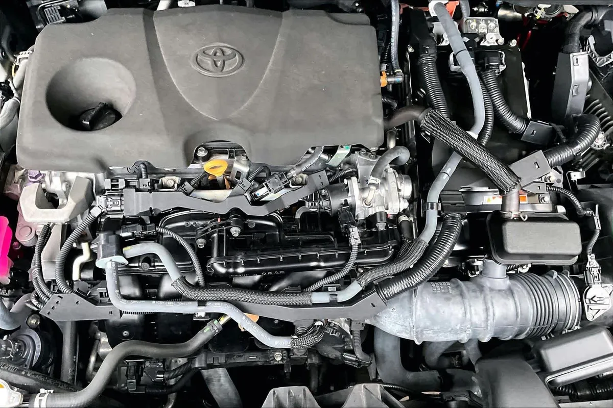 2023 Toyota Sienna XLE thumbnail 32
