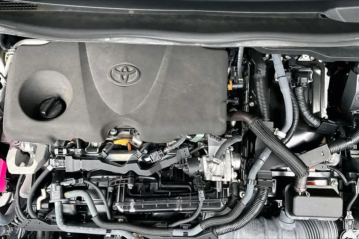 2023 Toyota Sienna XLE thumbnail 33