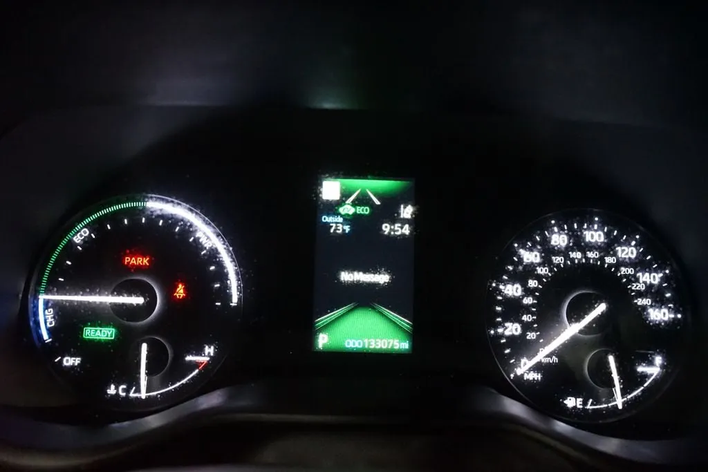 2023 Toyota Sienna XLE thumbnail 19