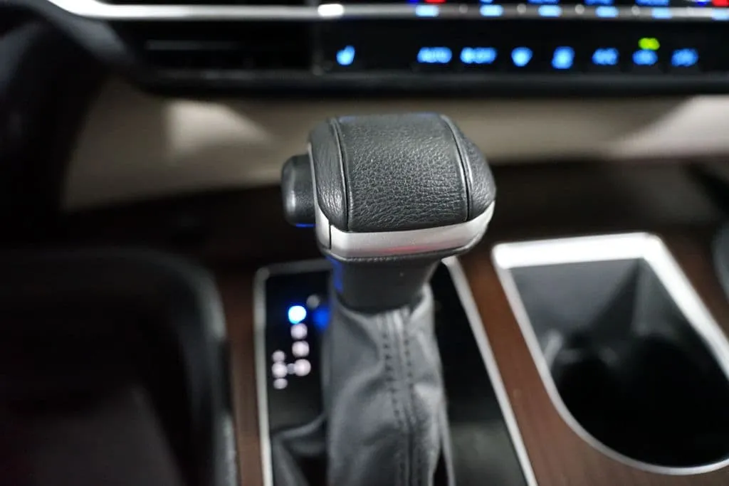2023 Toyota Sienna XLE thumbnail 23