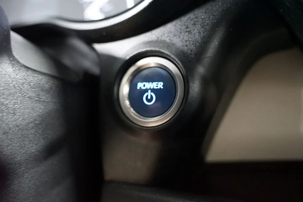 2023 Toyota Sienna XLE thumbnail 25