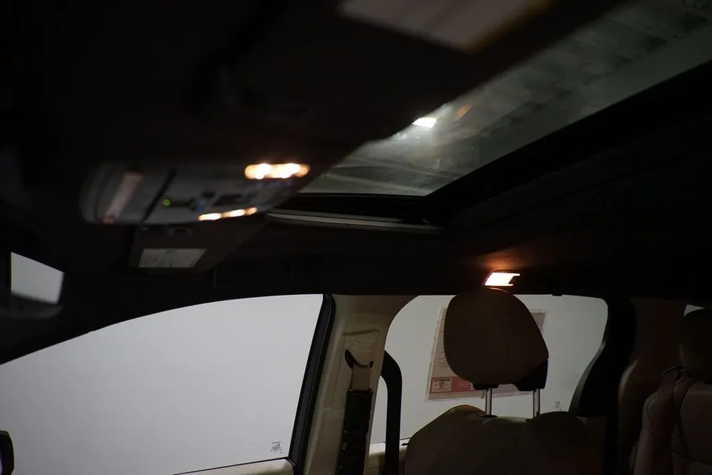2023 Toyota Sienna XLE thumbnail 28