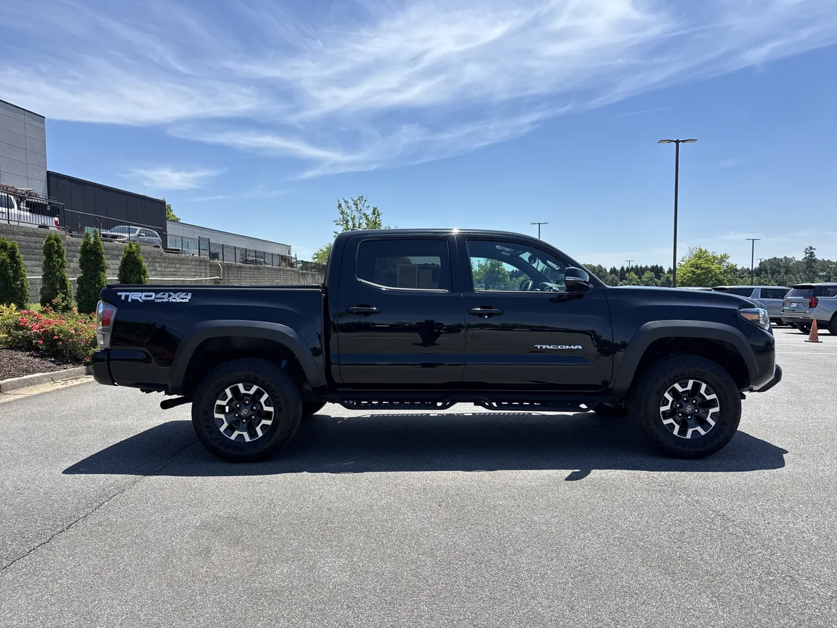 2023 Toyota Tacoma 4WD TRD Off Road thumbnail 10