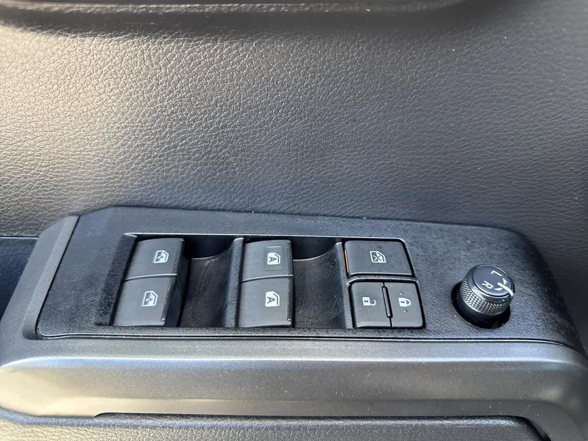 2023 Toyota Tacoma 4WD TRD Off Road thumbnail 14