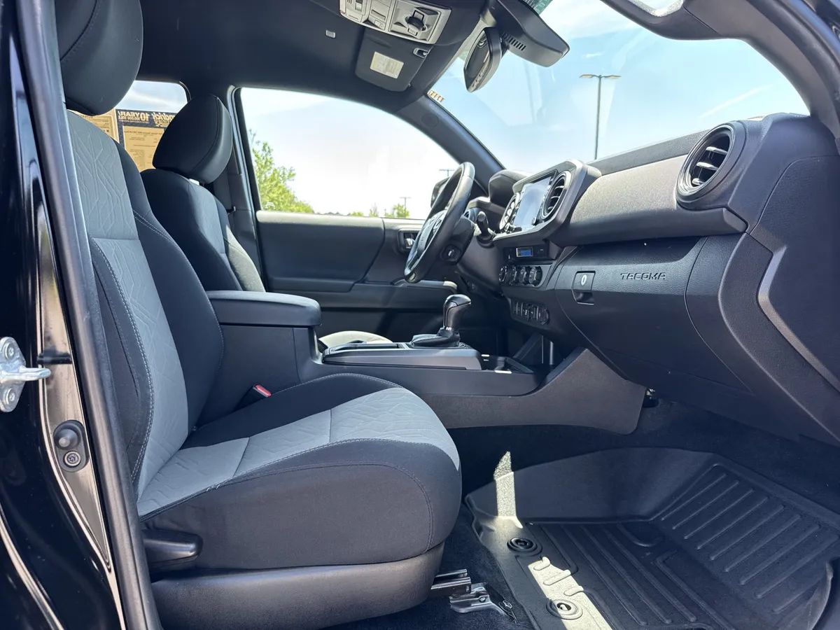 2023 Toyota Tacoma 4WD TRD Off Road thumbnail 30