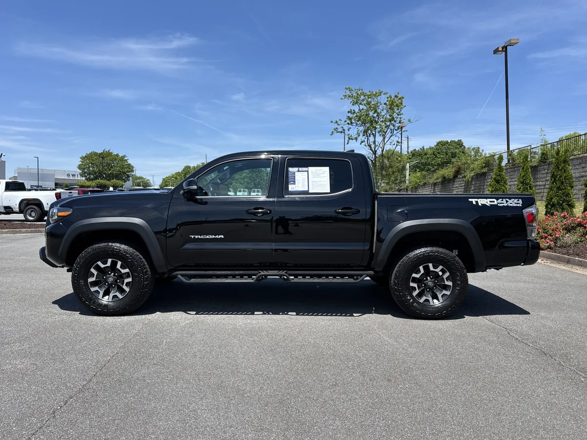 2023 Toyota Tacoma 4WD TRD Off Road thumbnail 6