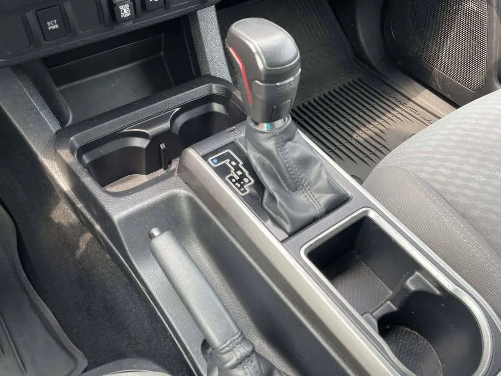 2023 Toyota Tacoma SR5 thumbnail 21