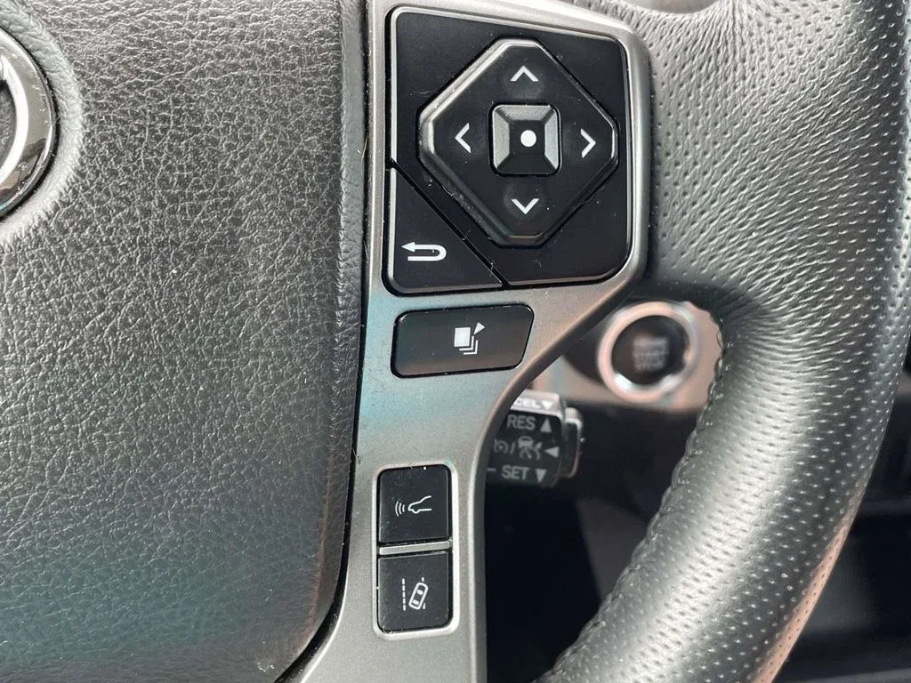 2023 Toyota Tacoma SR5 thumbnail 23