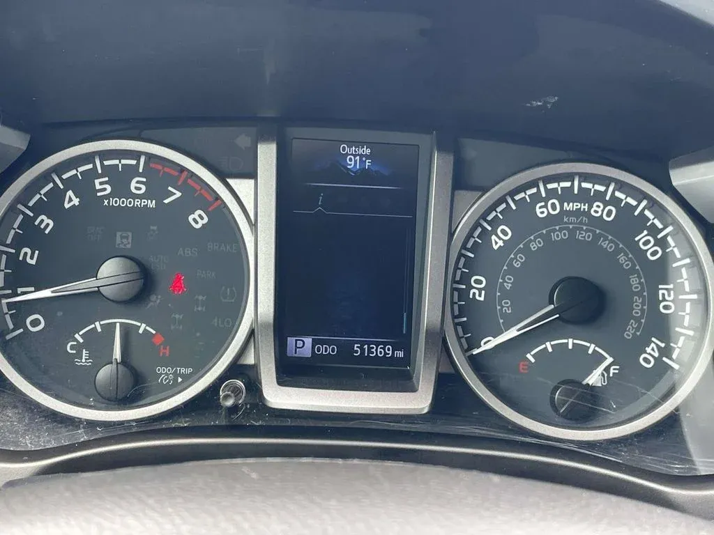 2023 Toyota Tacoma SR5 thumbnail 25