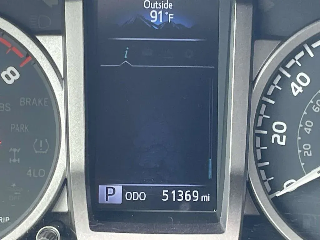 2023 Toyota Tacoma SR5 thumbnail 26
