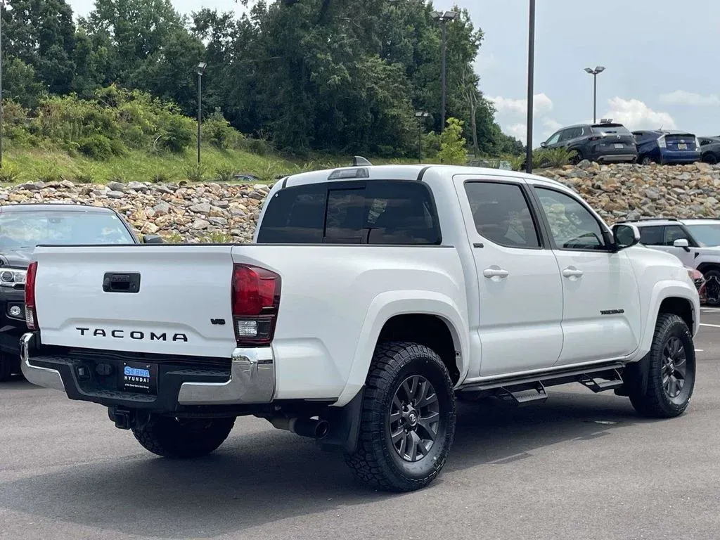 2023 Toyota Tacoma SR5 thumbnail 3