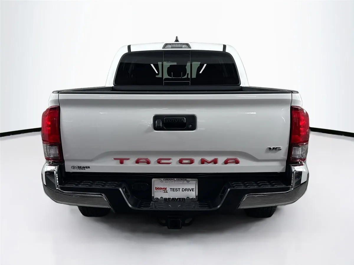 2023 Toyota Tacoma SR5 thumbnail 10