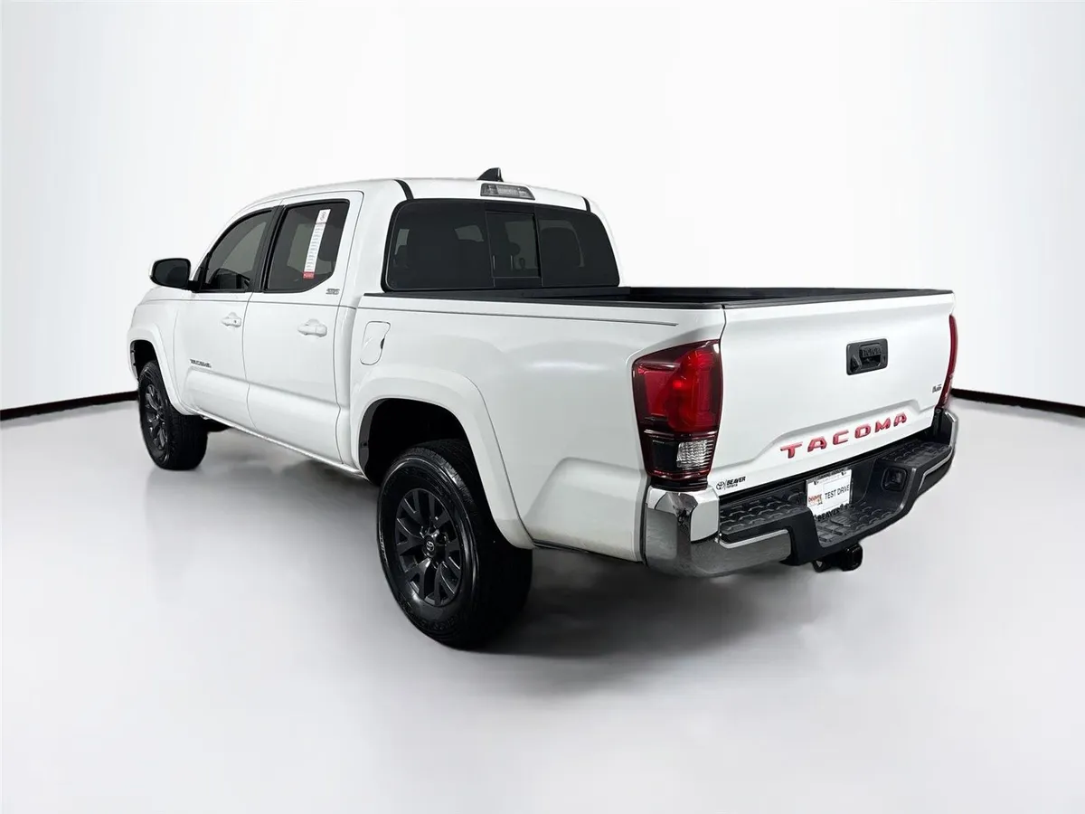 2023 Toyota Tacoma SR5 thumbnail 11