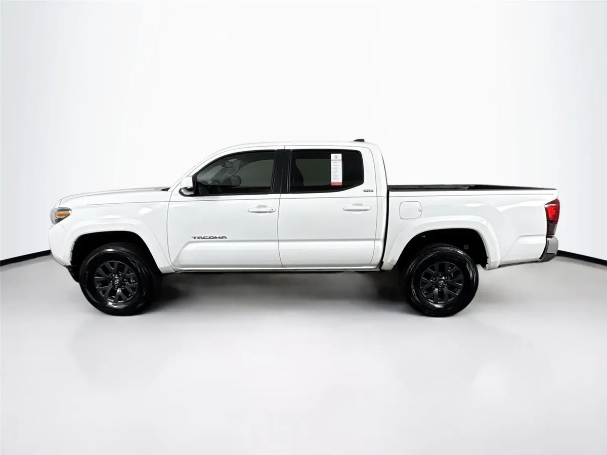2023 Toyota Tacoma SR5 thumbnail 12
