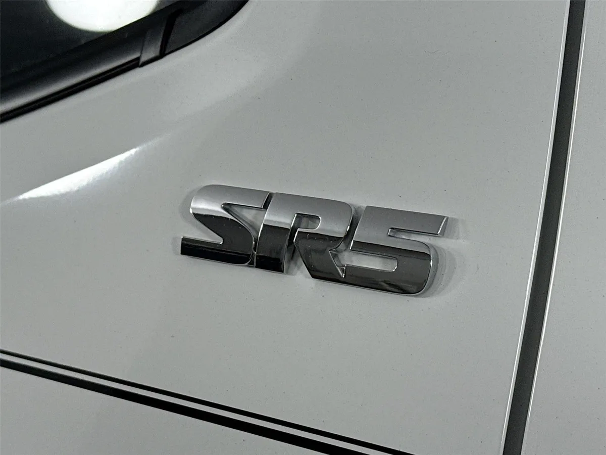 2023 Toyota Tacoma SR5 thumbnail 13