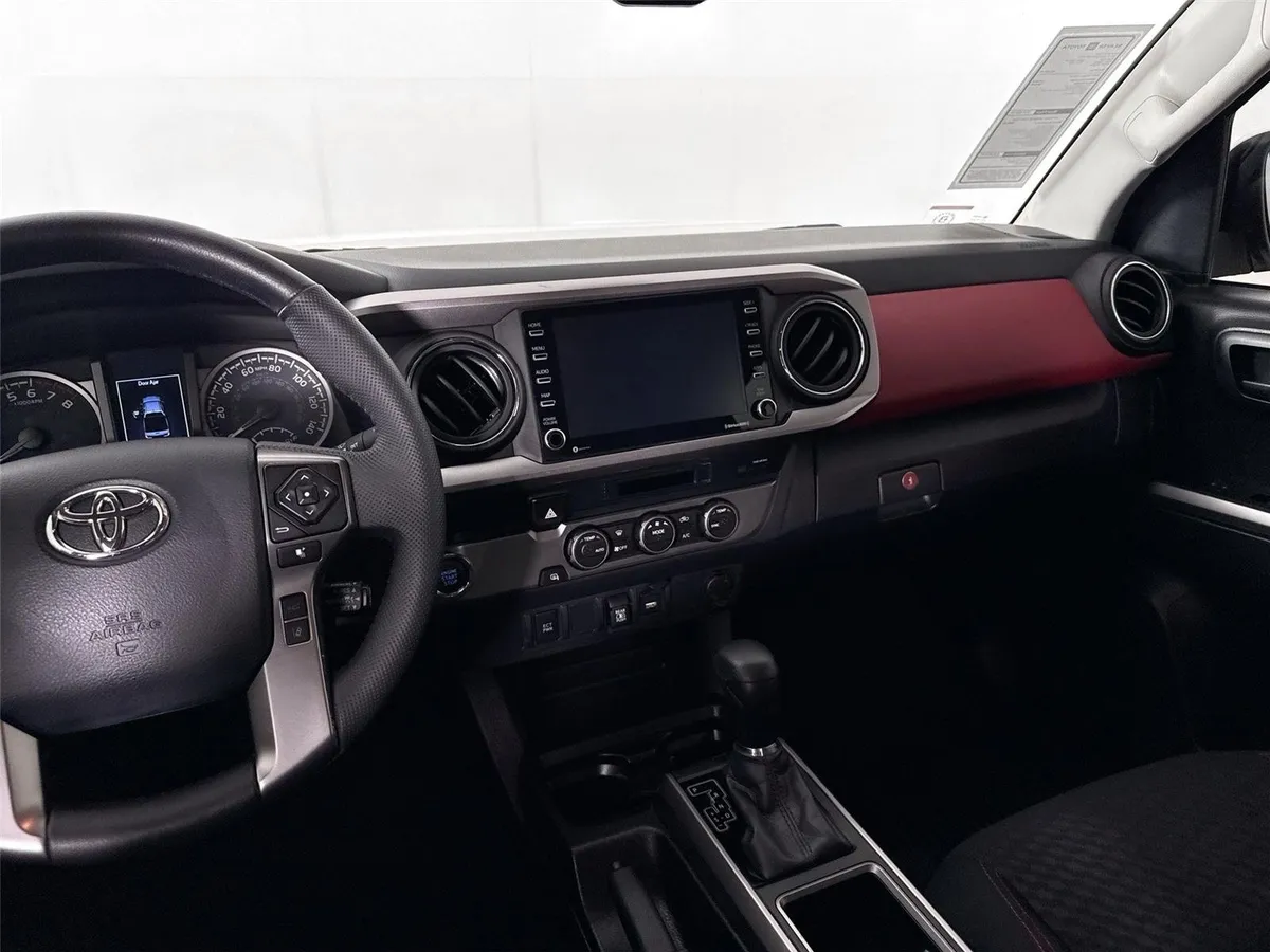 2023 Toyota Tacoma SR5 thumbnail 31
