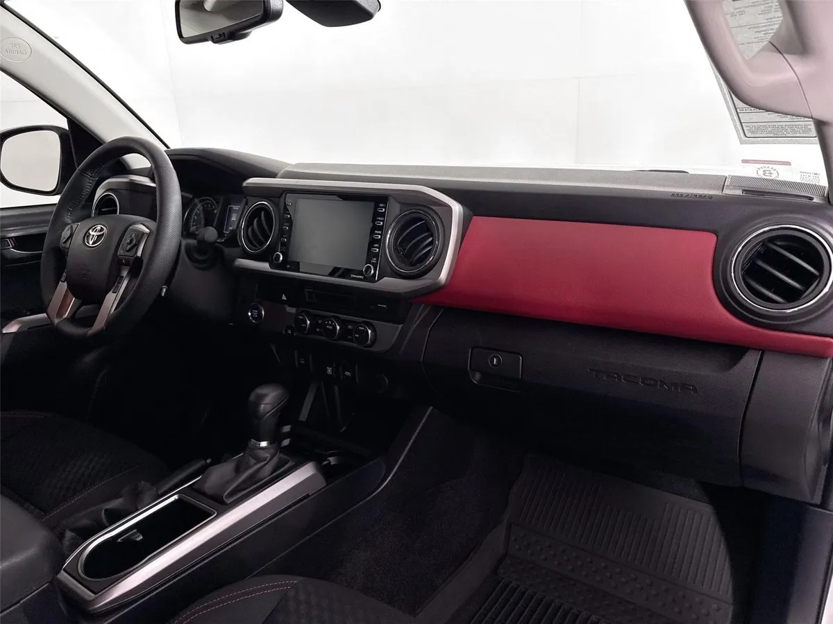 2023 Toyota Tacoma SR5 thumbnail 39