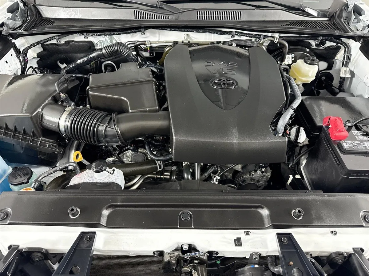 2023 Toyota Tacoma SR5 thumbnail 40