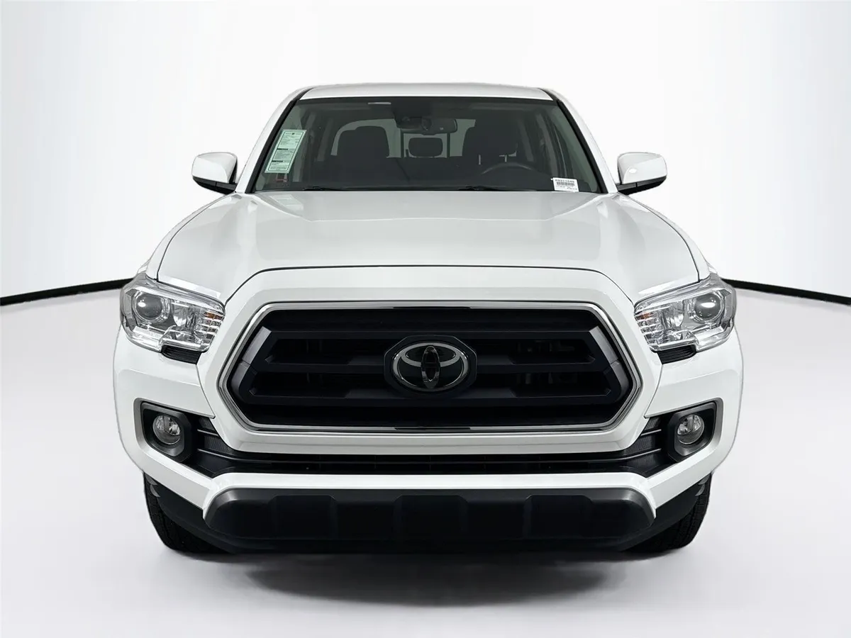 2023 Toyota Tacoma SR5 thumbnail 7