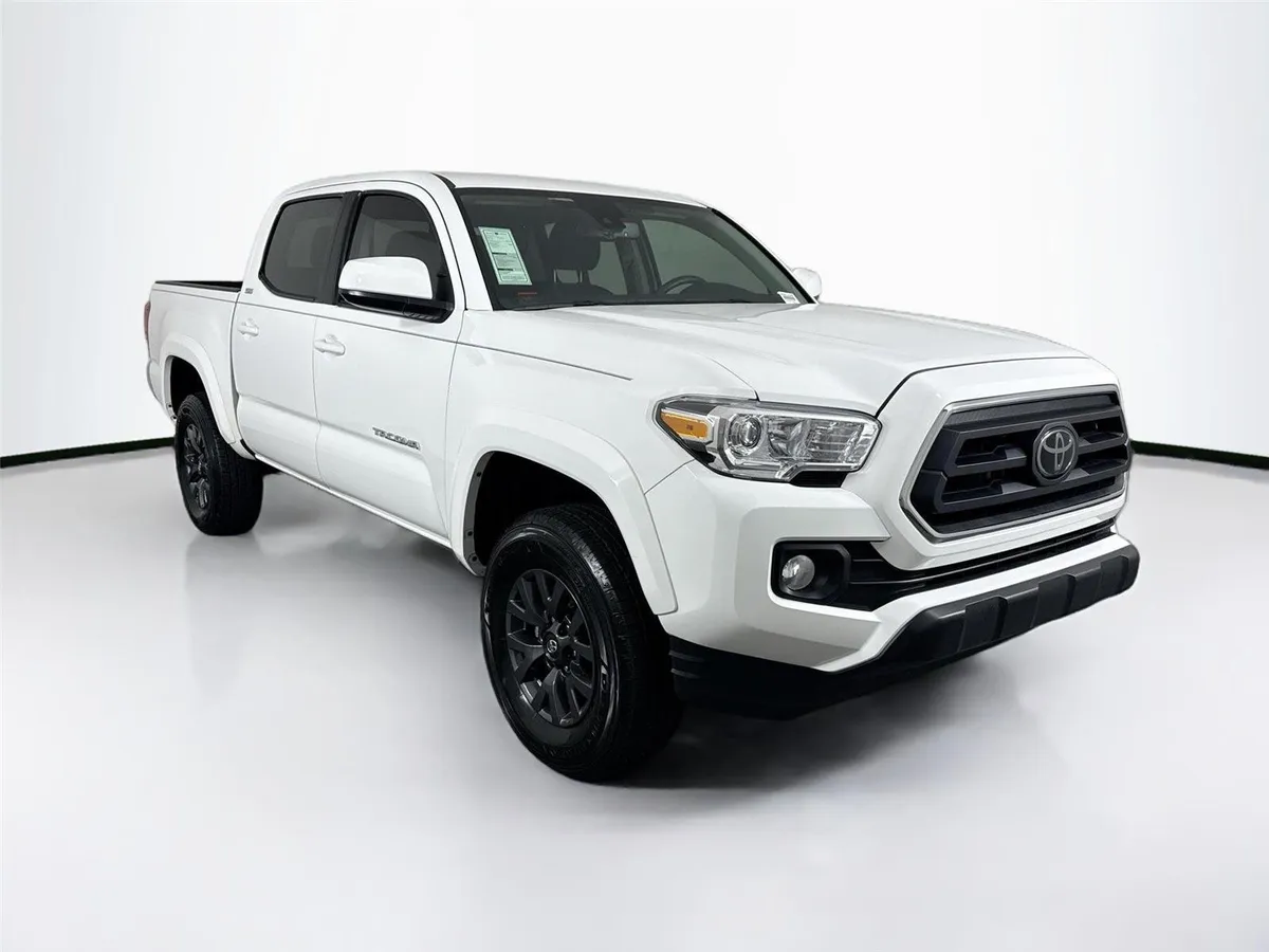 2023 Toyota Tacoma SR5 thumbnail 8