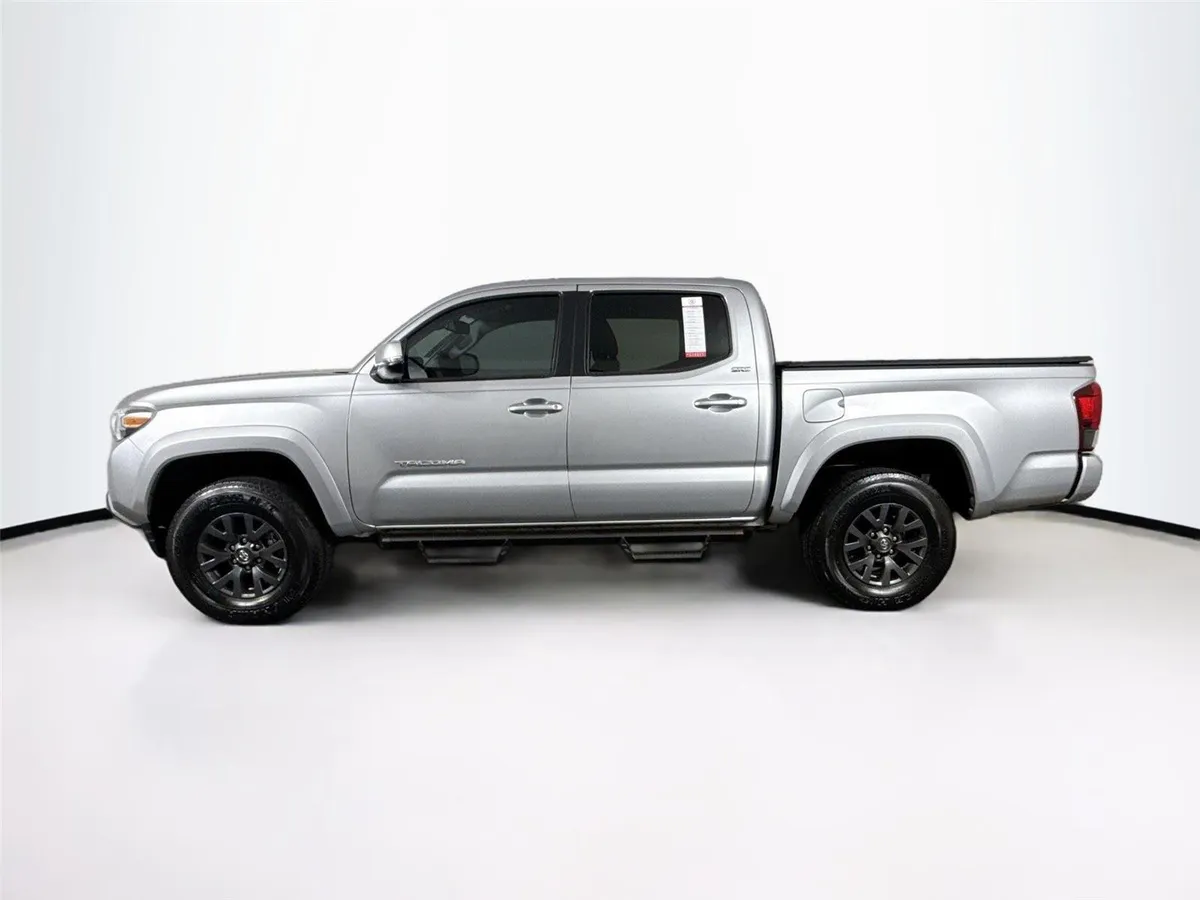2023 Toyota Tacoma SR5 thumbnail 13