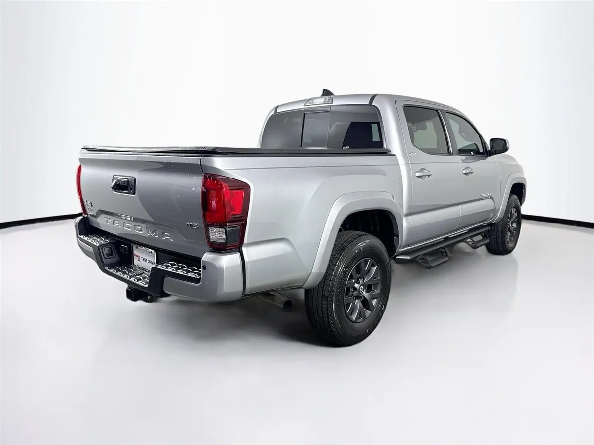 2023 Toyota Tacoma SR5 thumbnail 2
