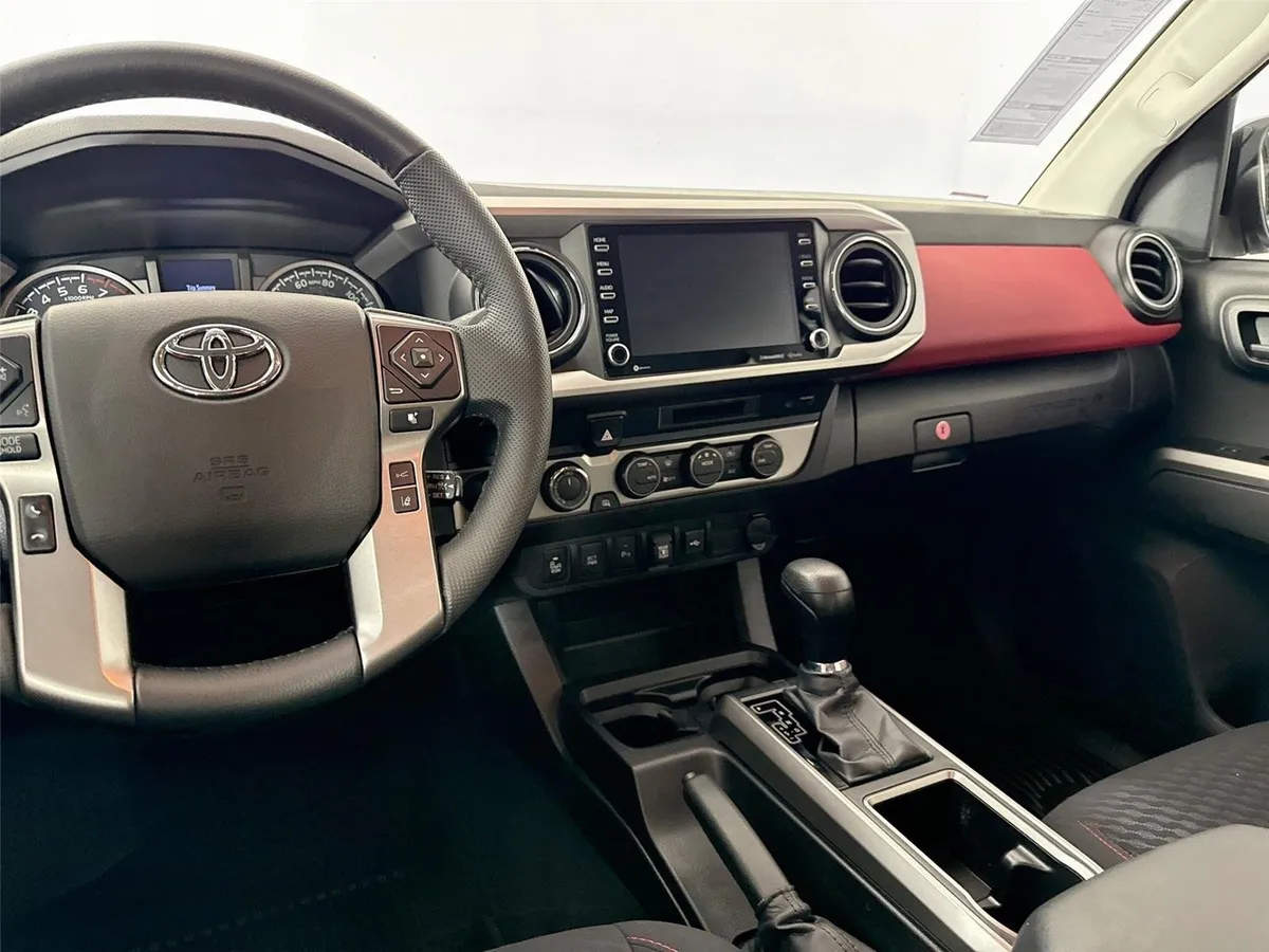 2023 Toyota Tacoma SR5 thumbnail 30