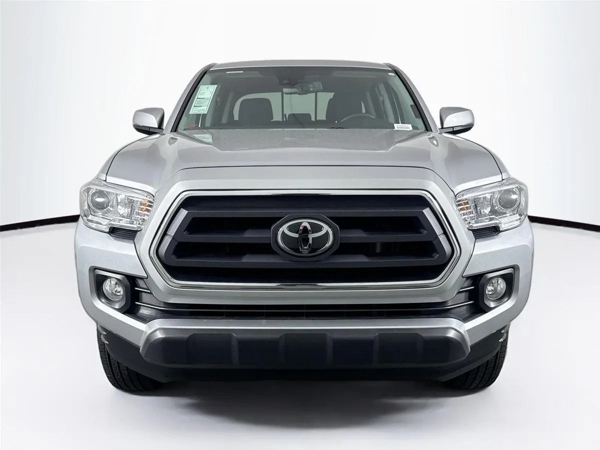 2023 Toyota Tacoma SR5 thumbnail 8