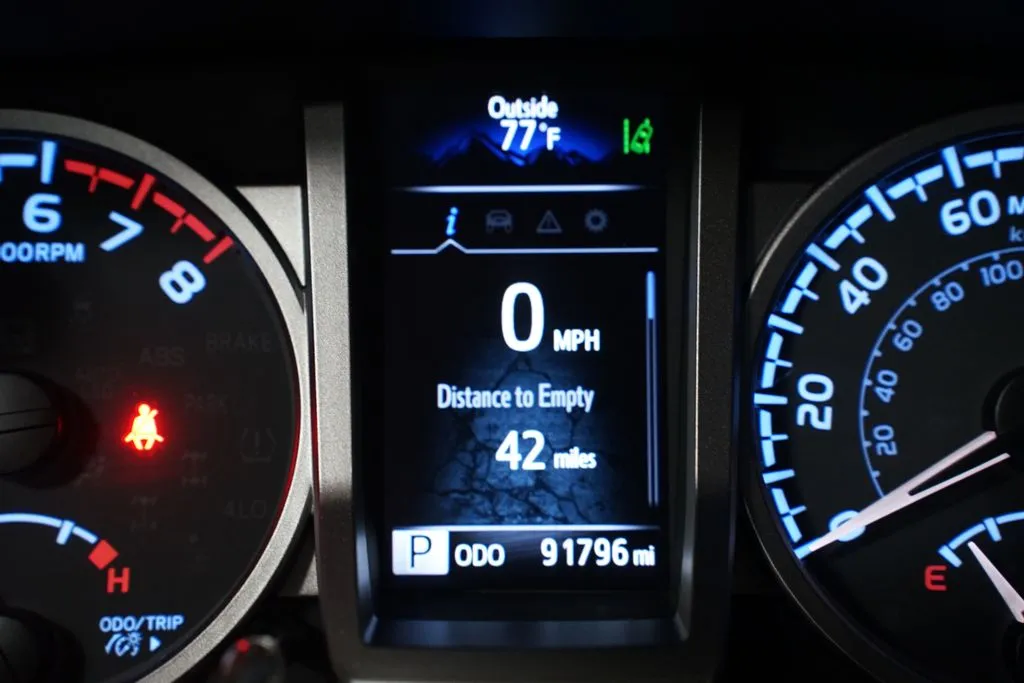2023 Toyota Tacoma SR5 thumbnail 17