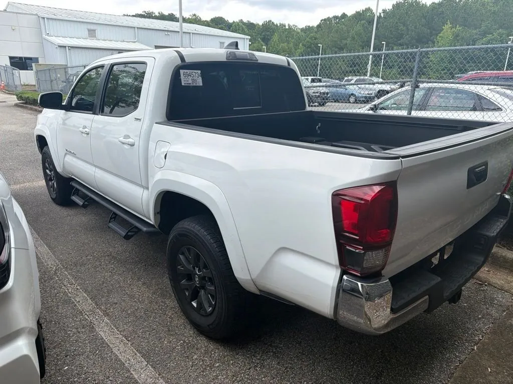 2023 Toyota Tacoma SR5 thumbnail 2