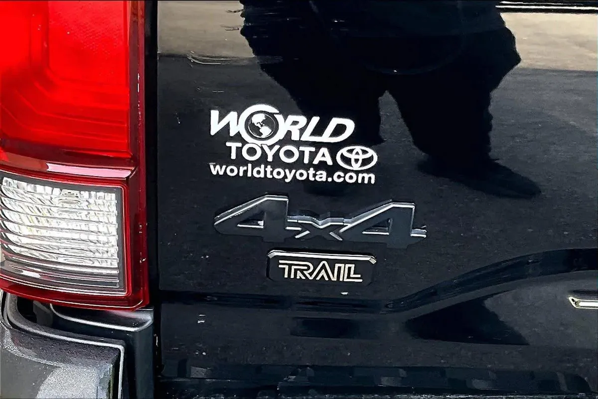 2023 Toyota Tacoma Trail Edition thumbnail 10