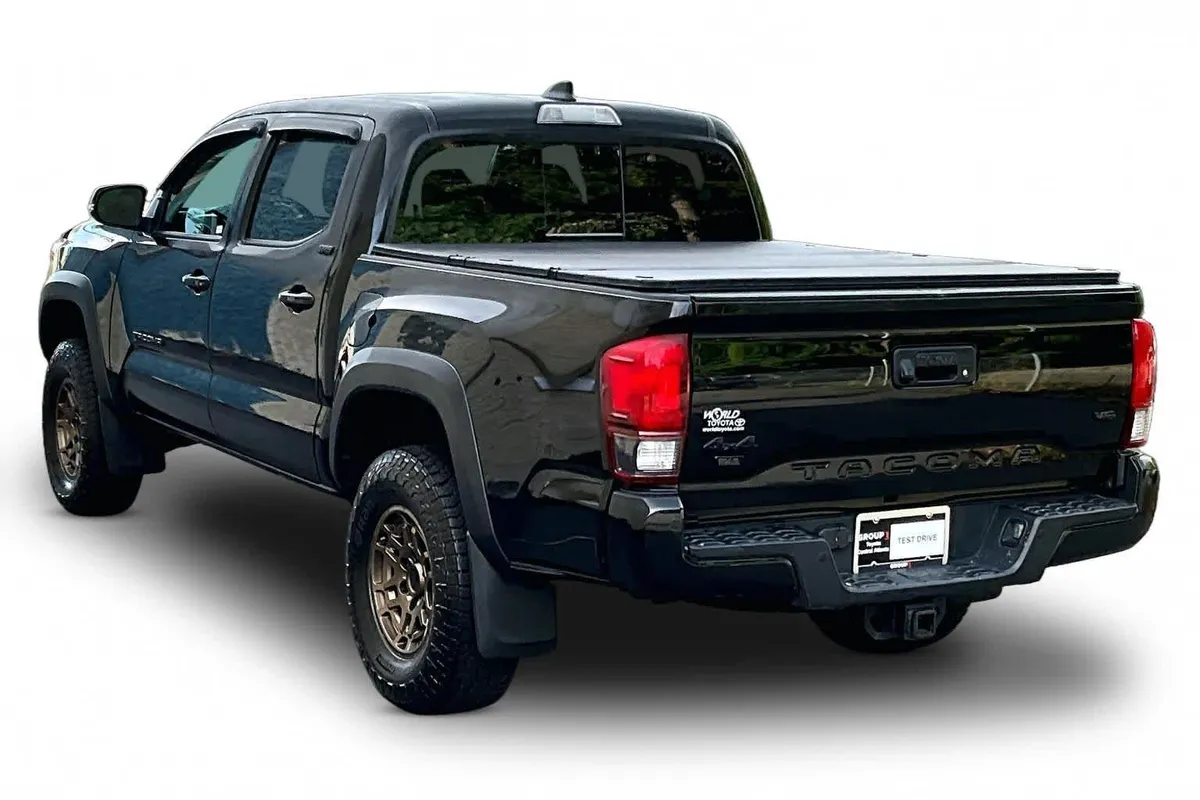 2023 Toyota Tacoma Trail Edition thumbnail 12