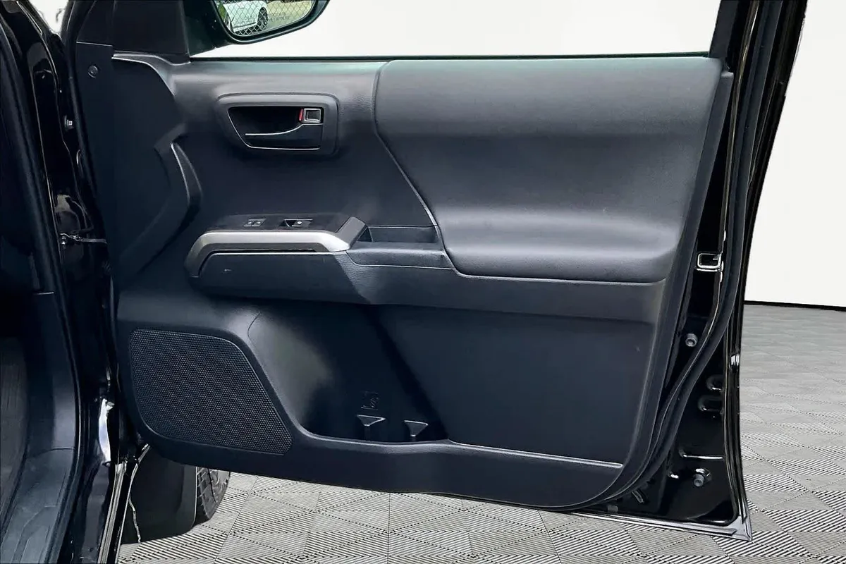 2023 Toyota Tacoma Trail Edition thumbnail 22