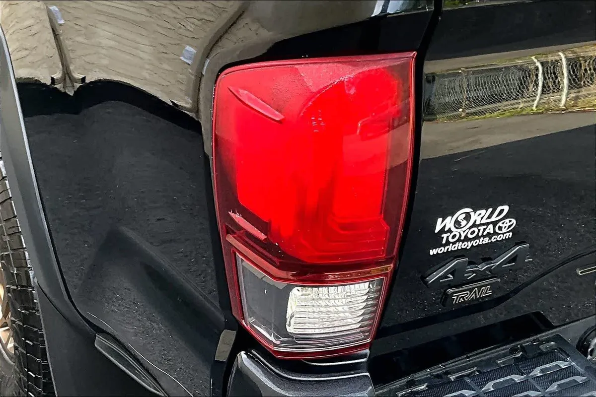 2023 Toyota Tacoma Trail Edition thumbnail 28
