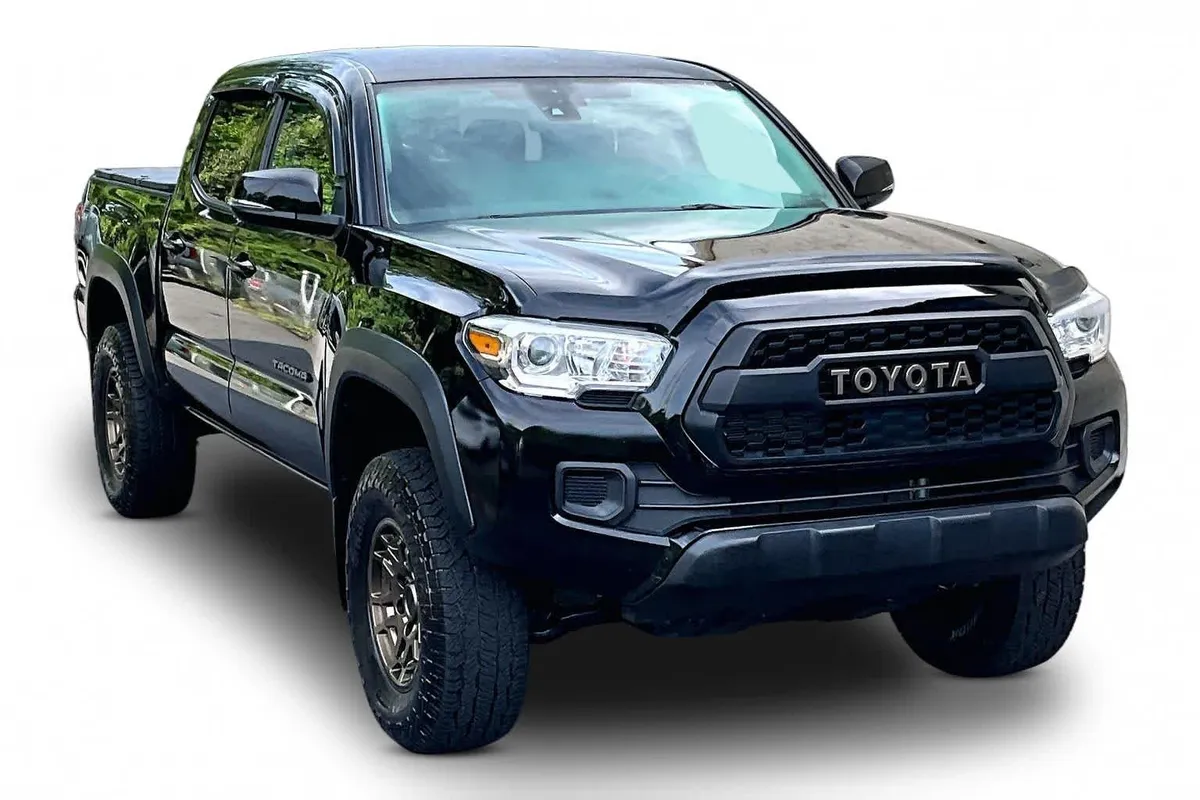 2023 Toyota Tacoma Trail Edition thumbnail 3